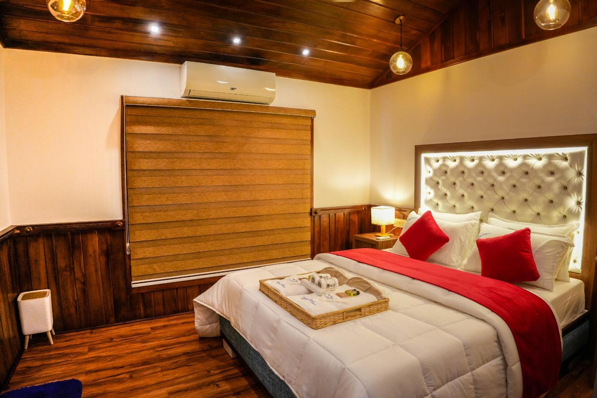 Why Not Houseboat Hotel Alappuzha Bagian luar foto