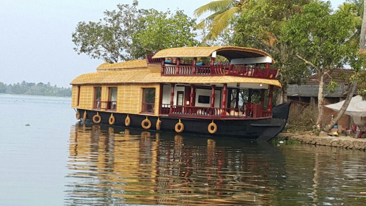 Why Not Houseboat Hotel Alappuzha Bagian luar foto